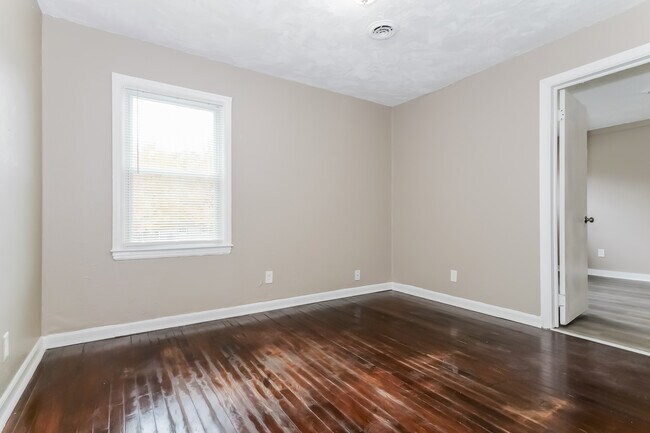 Building Photo - 1608 W Sheley Rd