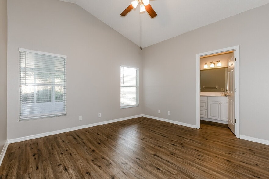 Building Photo - 810 Cape Cod Cir