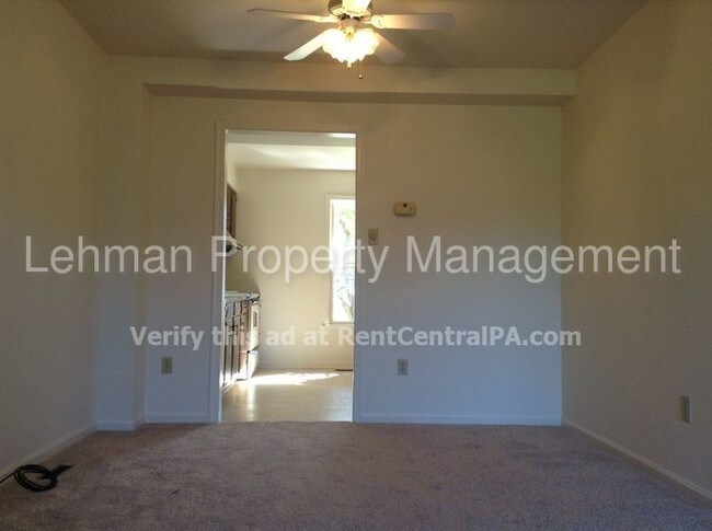 Building Photo - 836 Allenview Dr