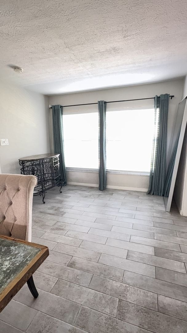 Building Photo - Fully Furnished 3 bedroom pool home in Largo