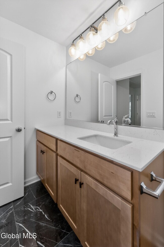 Building Photo - 622 Acland Blvd