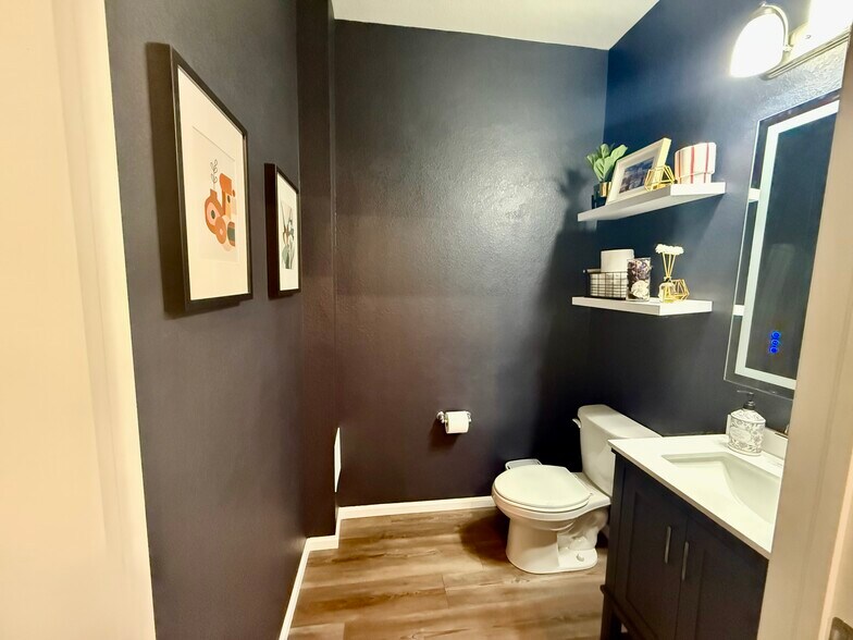 Building Photo - 12248 Dairy St