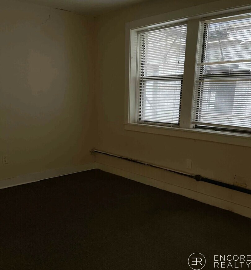 Building Photo - 19 Peterborough St