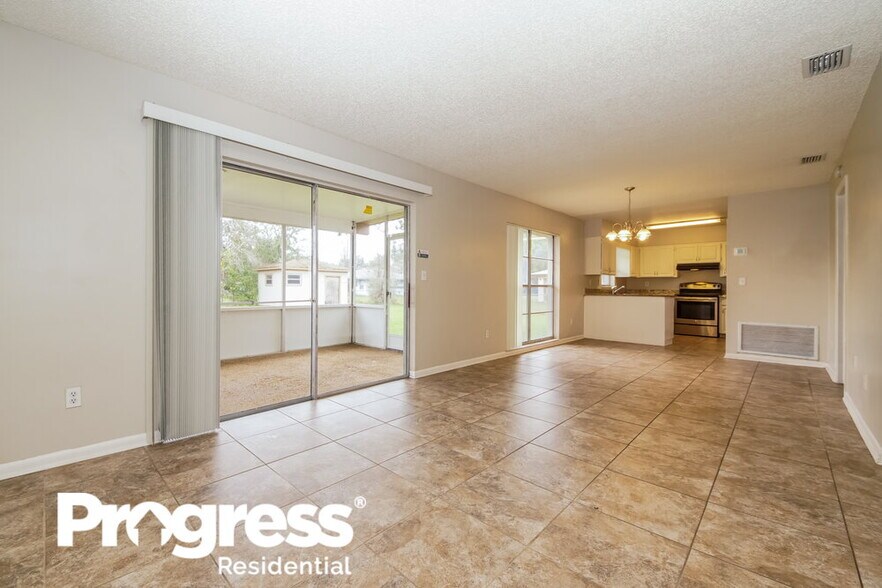 Building Photo - 2141 Kendall Ct