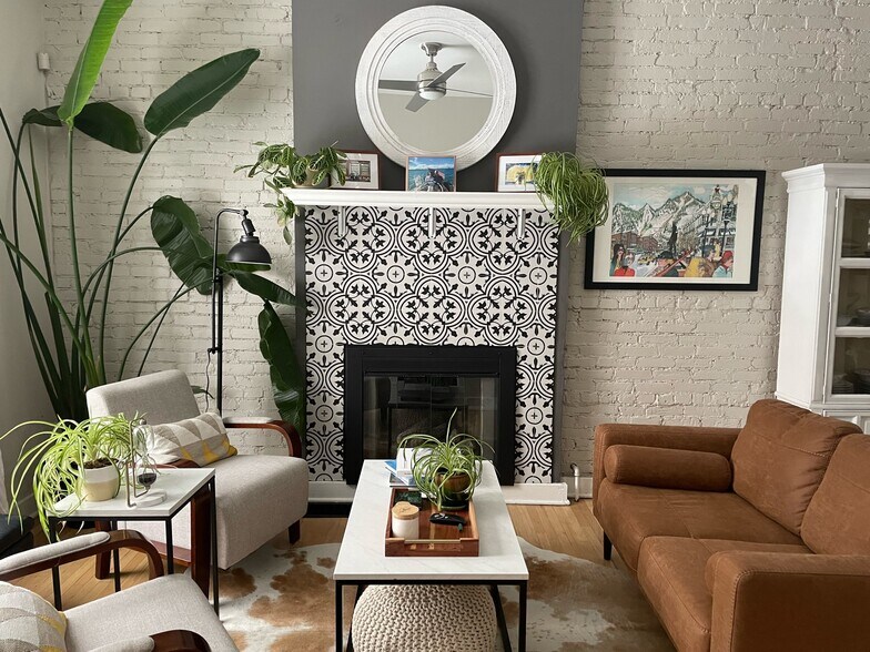 Building Photo - 2119 S Sherman St