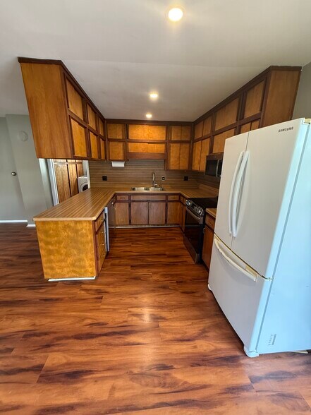 Building Photo - 6840 NE Wood Bay Ln