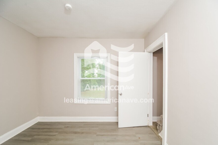 Building Photo - 112 Kensington Cir