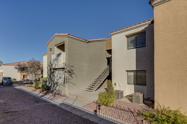 Building Photo - CHARMING 3 BEDROOM CONDO IN DESERT SHORES ...