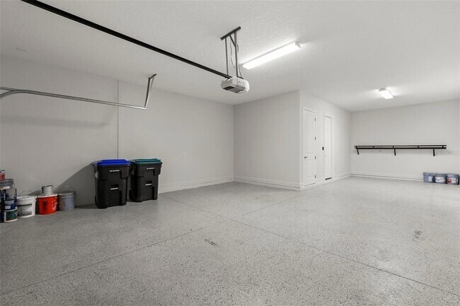 Building Photo - 10511 Royal Cypress Way