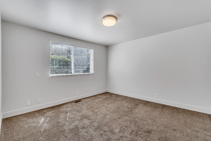 Building Photo - 2111 E 3300 S