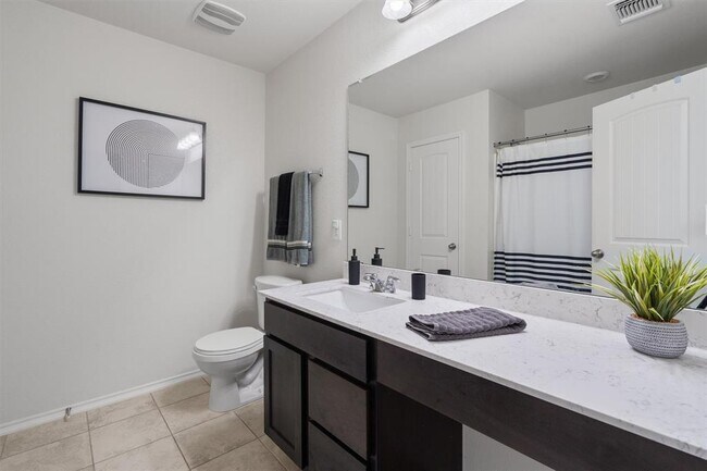 Building Photo - 1208 Ravenside Cove
