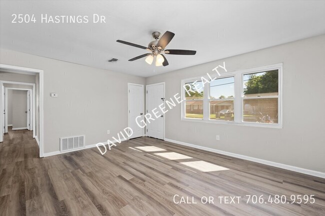 Building Photo - 2504 Hastings Dr