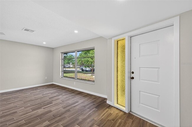 Building Photo - 430 Sunnyside Dr