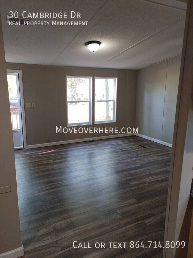 Building Photo - 30 Cambridge Dr