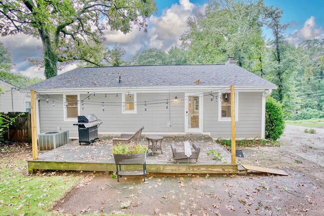 Building Photo - Beautiful home in Greenville near Downtown