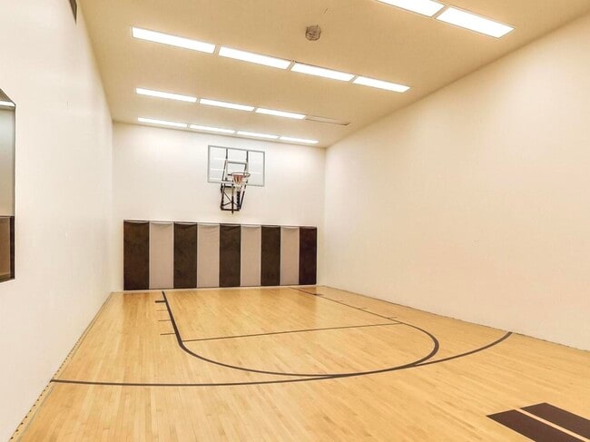 Building Photo - 400 E Randolph St