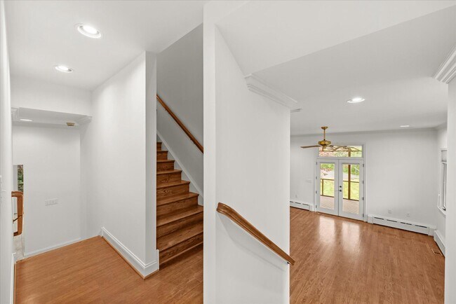 Building Photo - 6013 Selvyn Rd