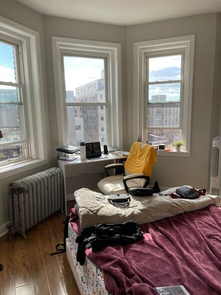 Building Photo - 45 Hemenway St