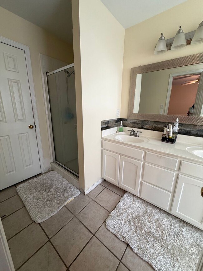 Building Photo - Broken Arrow Union Schools Single Family Home for Rent 5 beds 2.5 bath