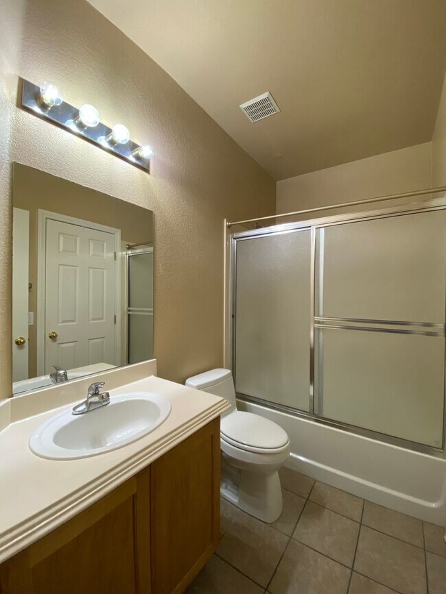 Building Photo - 3627 Water Song Dr