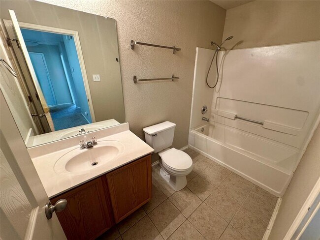 Building Photo - 108 Dove Song Dr