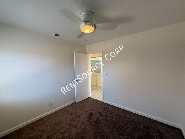 Building Photo - 2240 Westpark Dr