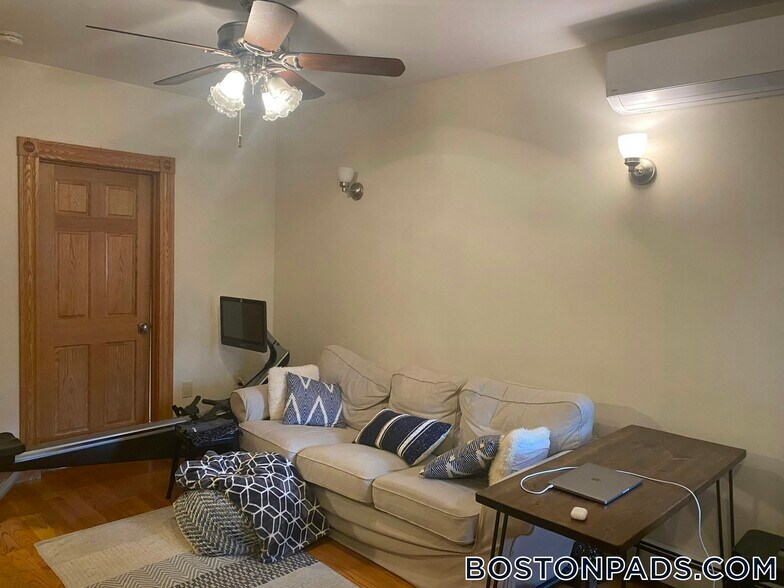 Building Photo - 16 S Russell St