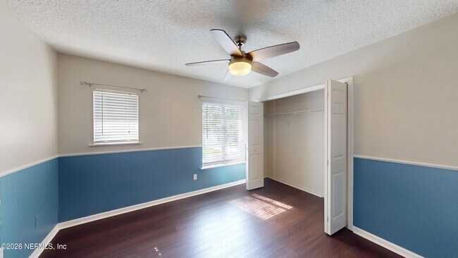 Building Photo - 1063 Collinswood Dr W