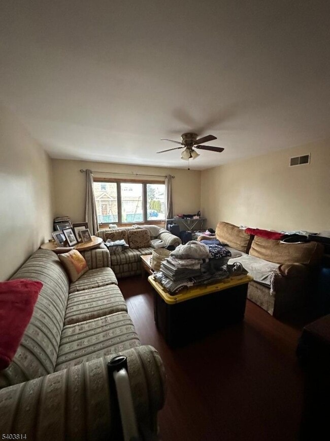 Building Photo - 412 Banta Ave