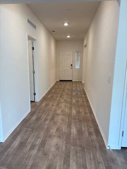 Building Photo - 31367 Autumn Blaze Dr