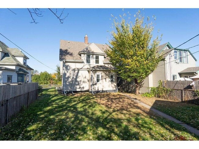 Building Photo - 1606 Concordia Ave