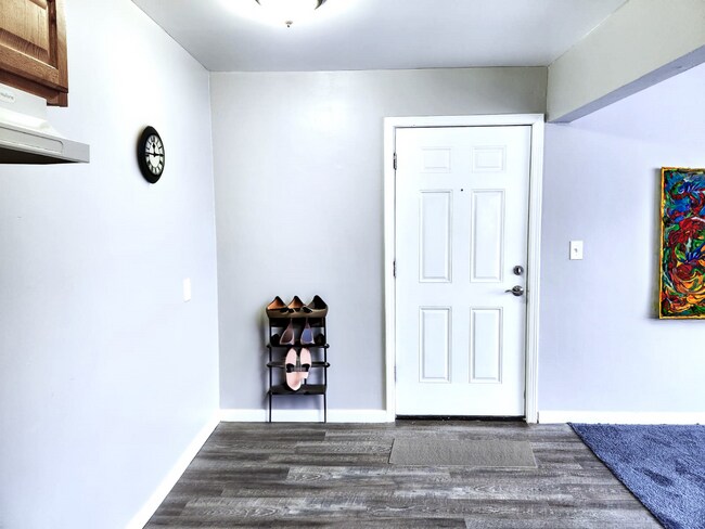 Building Photo - 16885 LahserApt A1-A1