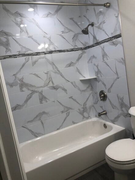 Building Photo - 804 hidden village dr