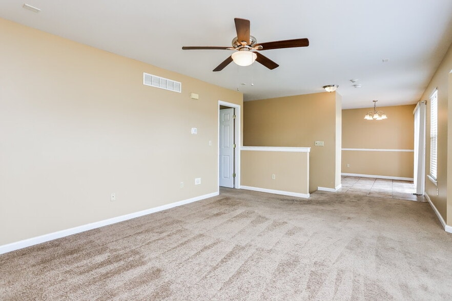 Building Photo - 526 Copper Meadows Ln