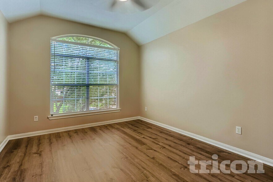 Building Photo - 4015 Camelia Glen Ln