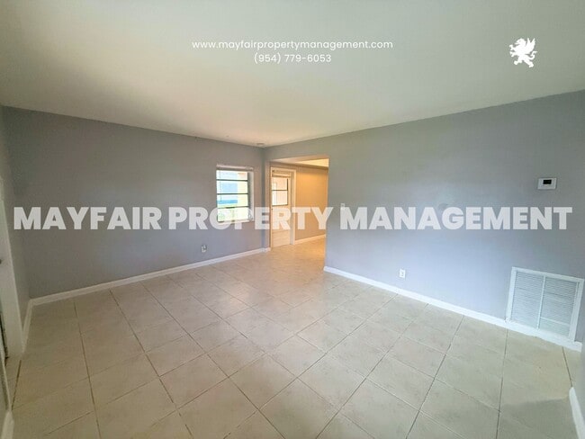 Building Photo - 1204 Chateau Park Dr