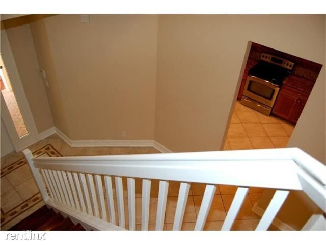 Building Photo - 16081 Poppyseed Cir