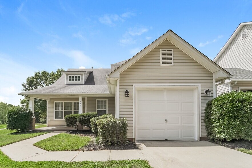 Building Photo - 734 Ablow Dr