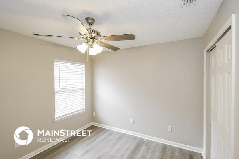 Building Photo - 10813 Campus Heights Ln