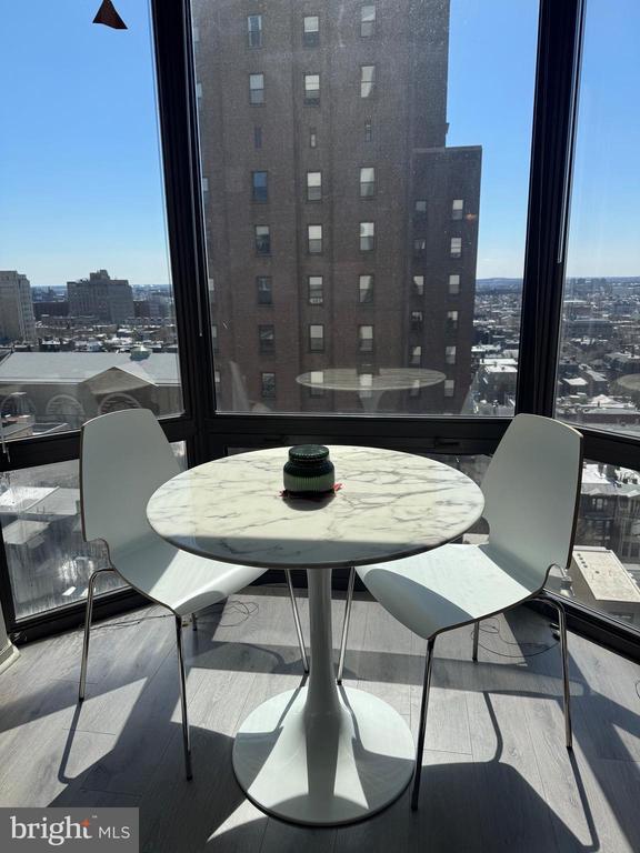 Building Photo - 2018 Walnut St