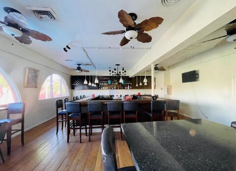 Building Photo - 660 Tennis Club Dr