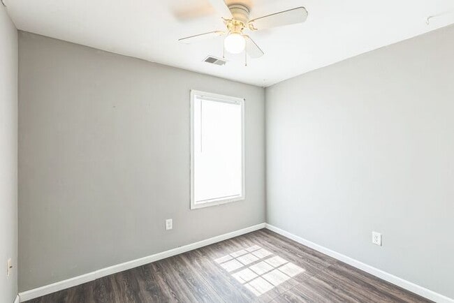 Building Photo - 4556-c Ryan Pl 50-M