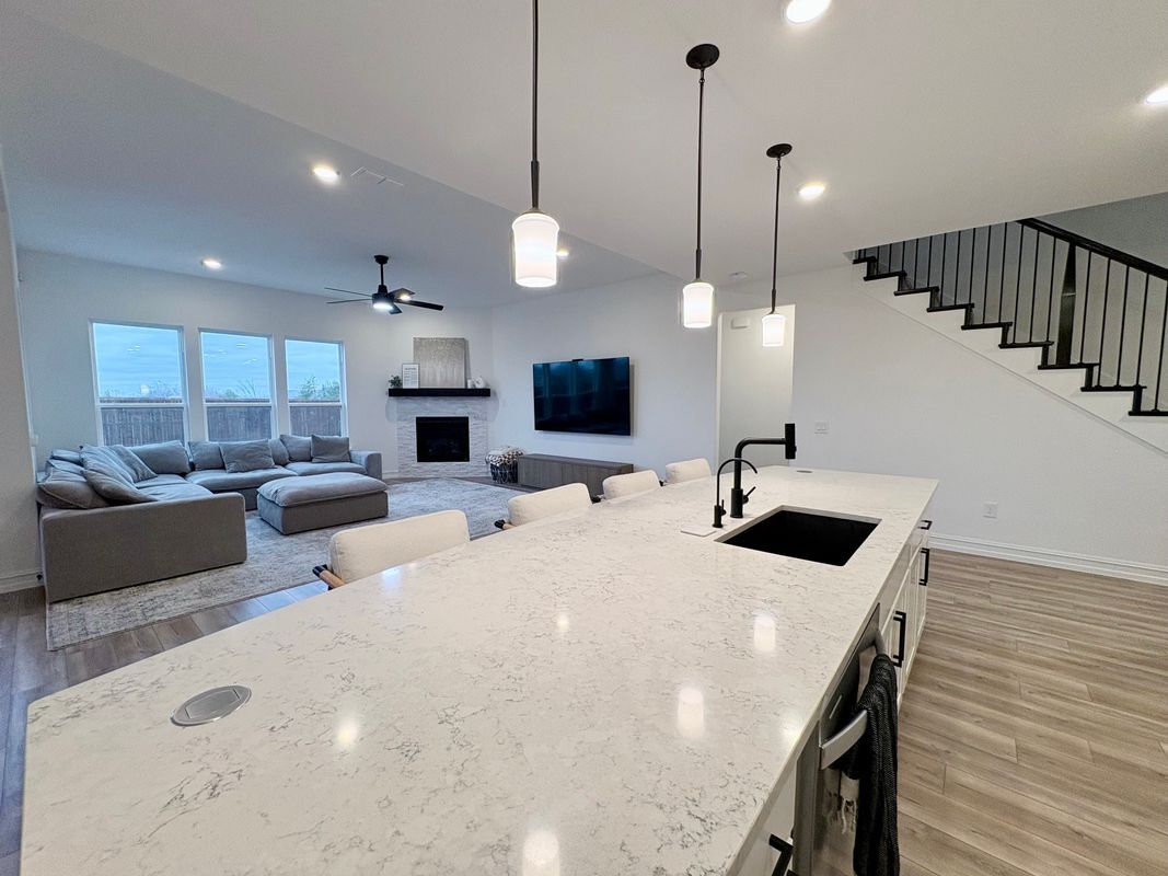 Building Photo - 1505 Isaac Dr