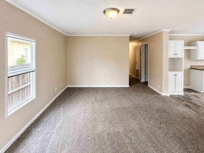 Building Photo - 11926 Greensbrook Forest Dr