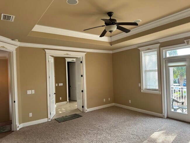 Building Photo - 231 Calusa Blvd