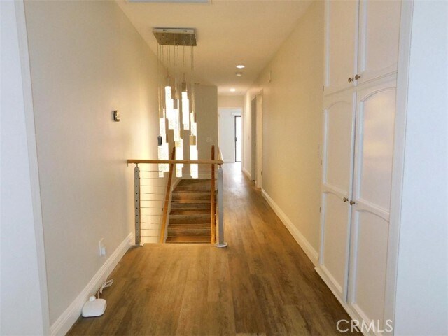 Building Photo - 814 Cliff Dr