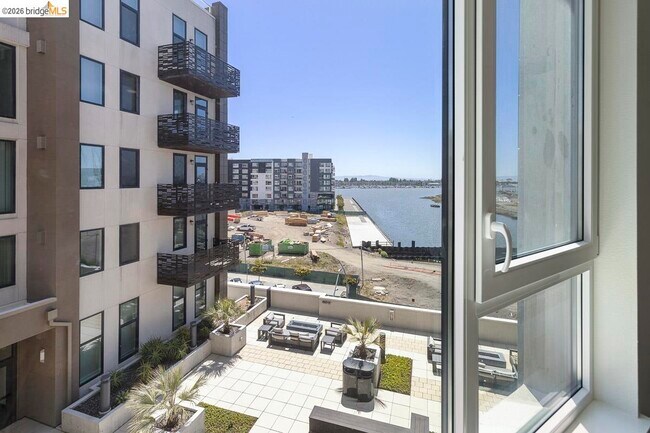 Building Photo - 260 Brooklyn Basin Wy