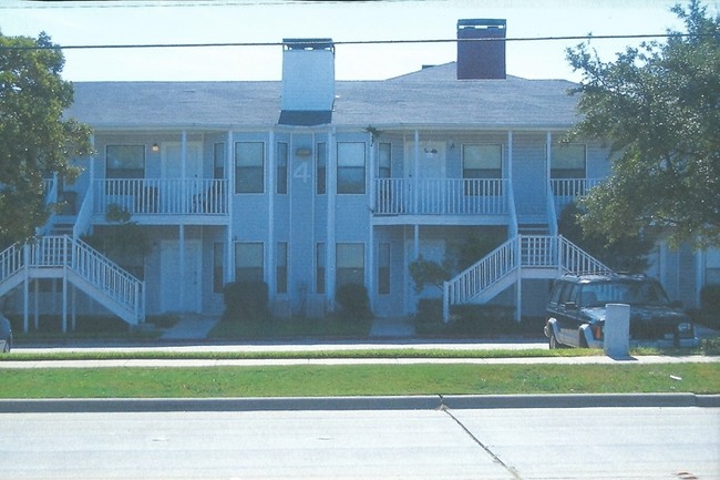 Primary Photo - Village on the Creek Condominiums