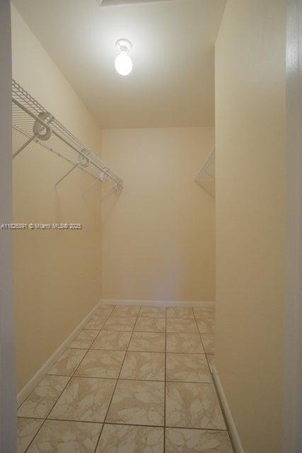 Building Photo - 4770 Holly Dr