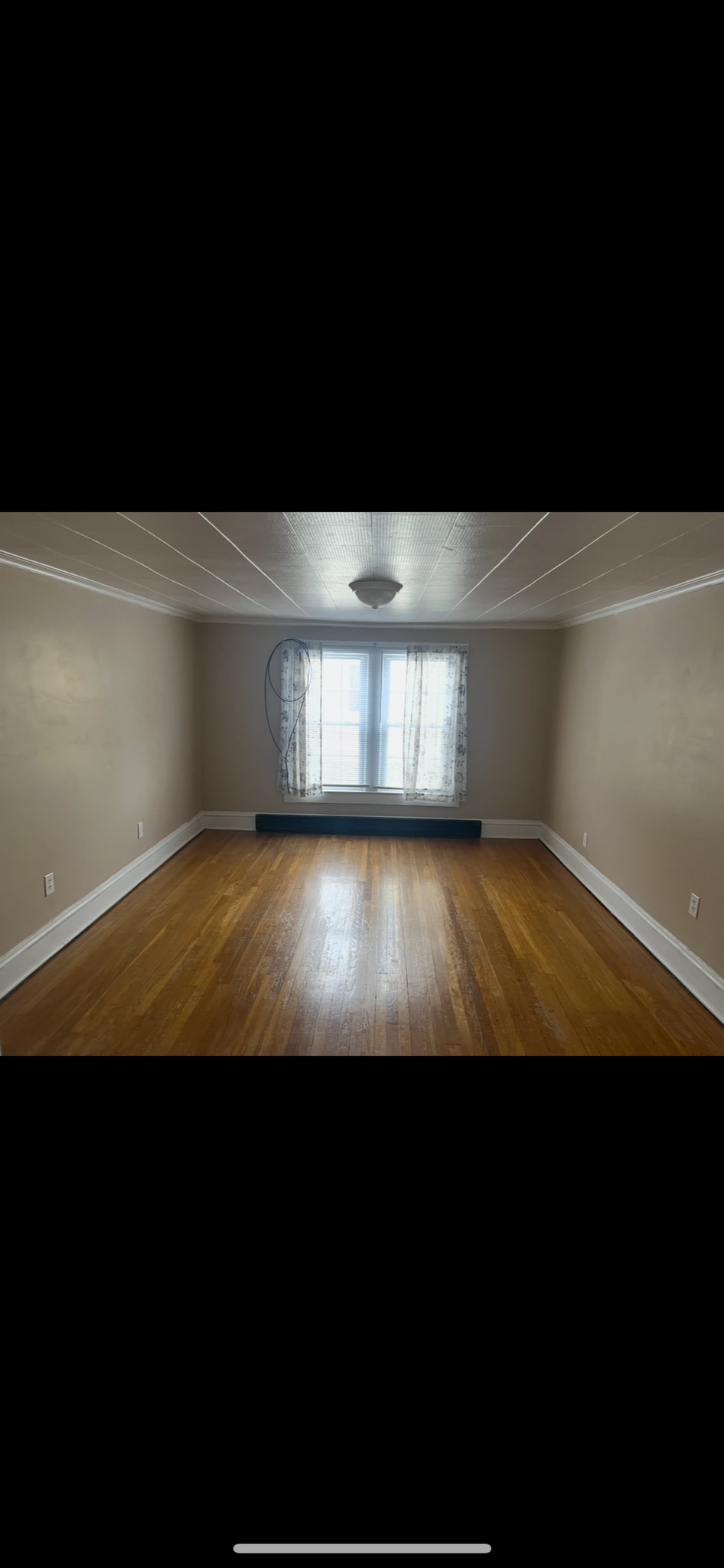 Building Photo - 110 School St